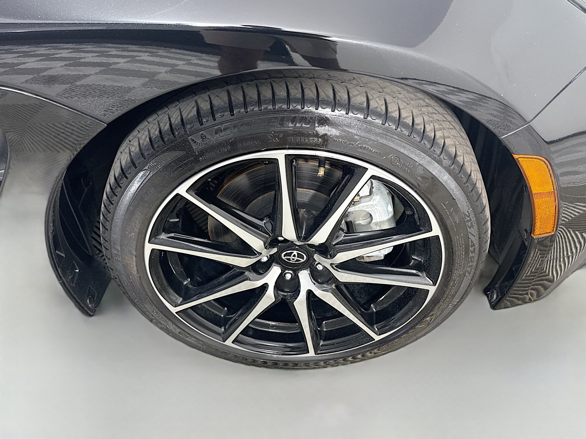 Used 2023 Toyota GR86 Base image 30