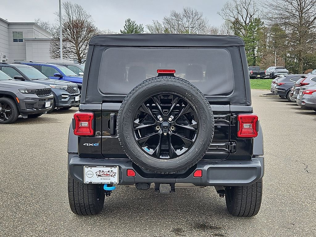 Used 2023 Jeep Wrangler Unlimited Sahara w/ Cold Weather Group AWD/4WD image 7