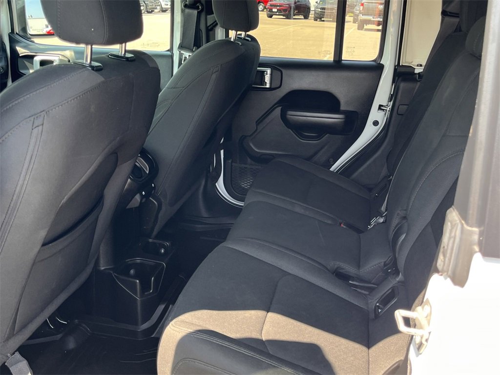 Used 2021 Jeep Gladiator Willys image 13
