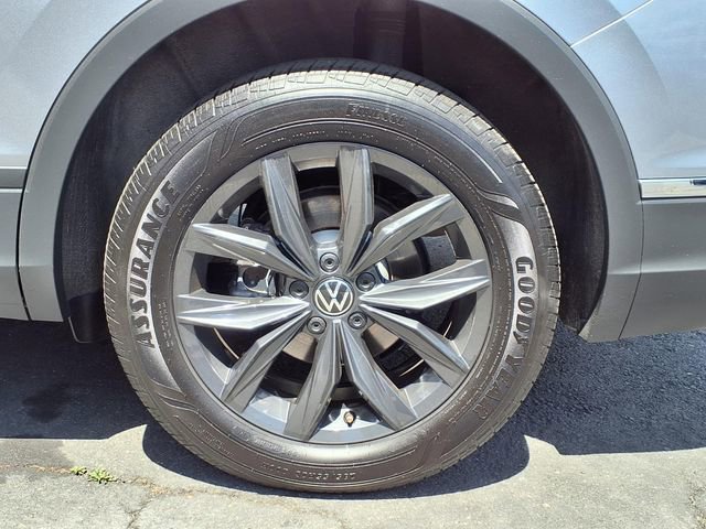 Used 2024 Volkswagen Tiguan SE FWD image 19