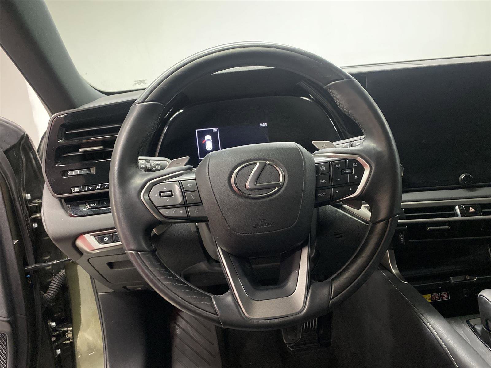 Used 2023 Lexus RX 350h w/ Accessory Package (Z1) AWD/4WD image 15