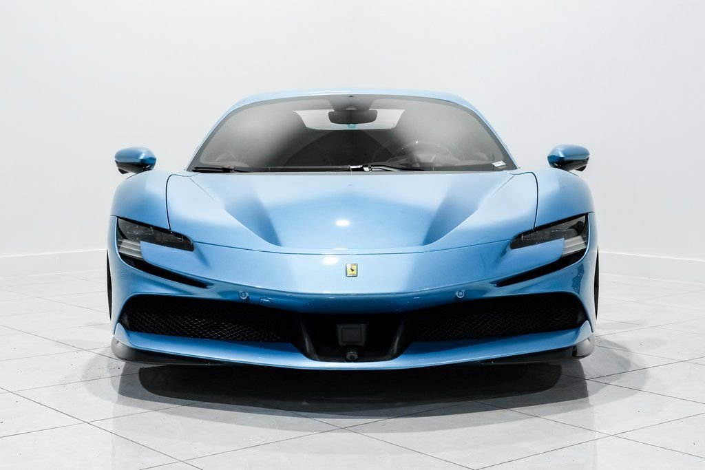 Used 2022 Ferrari SF90 Spider image 3