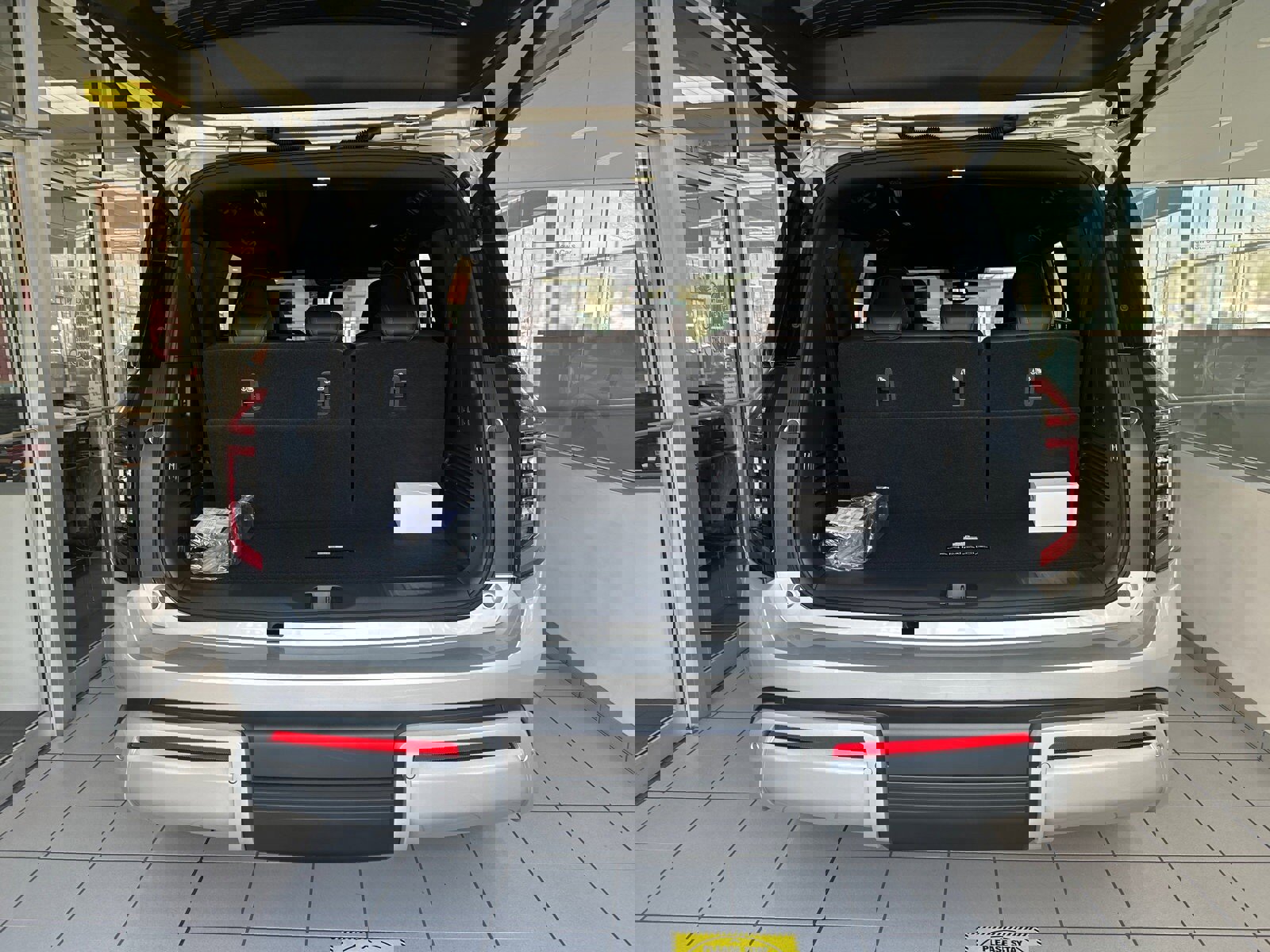 New 2025 Nissan Armada SL w/ Captain's Chari Seat Package image 13