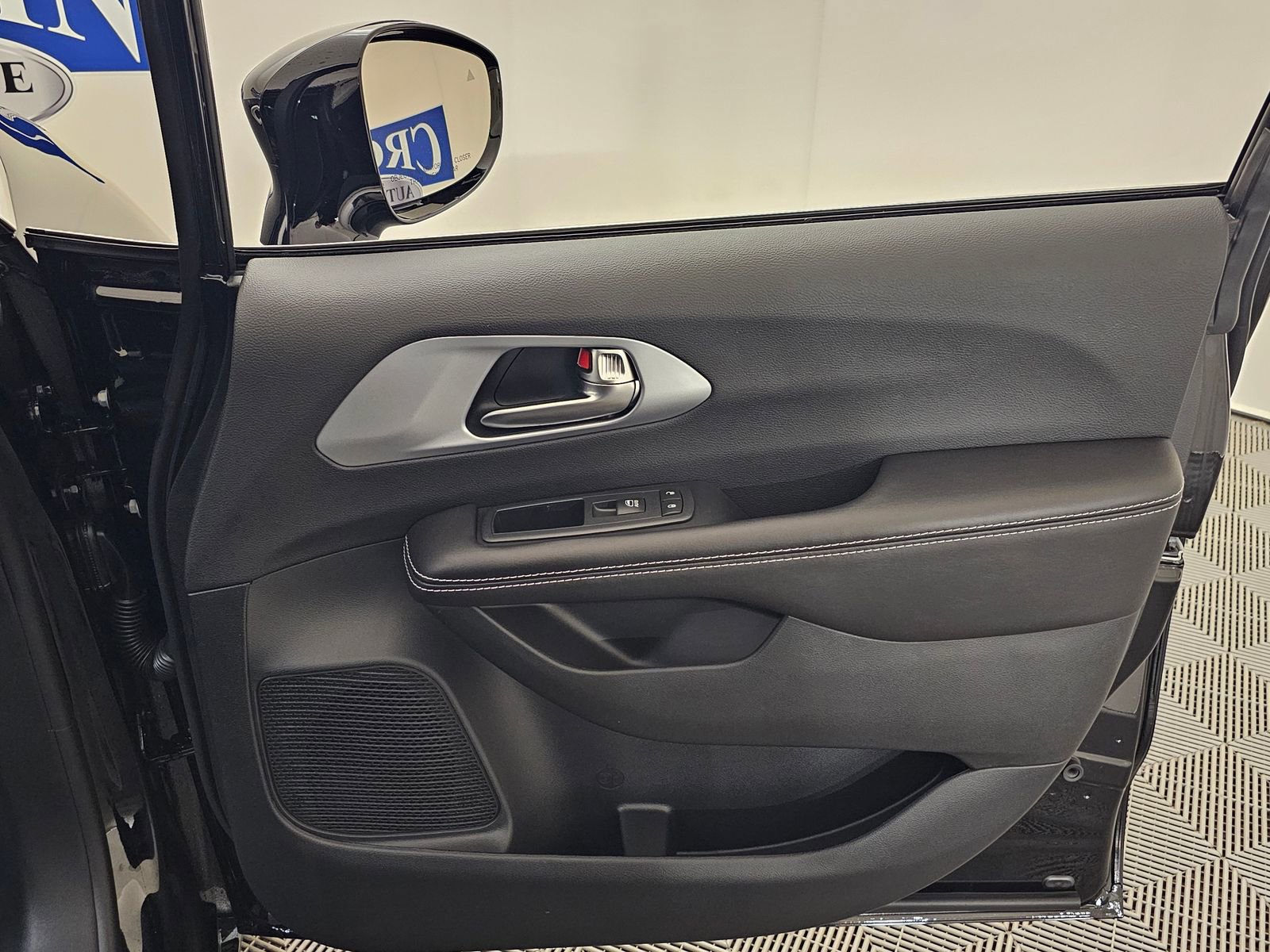 New 2026 Chrysler Pacifica Limited AWD/4WD image 30