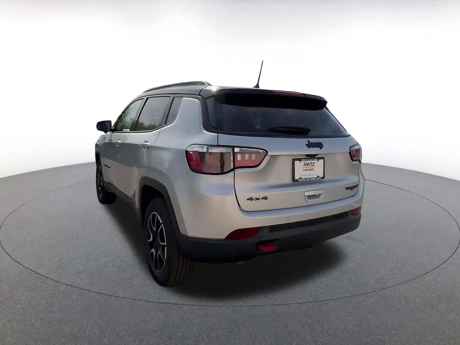 Used 2025 Jeep Compass Trailhawk AWD/4WD image 11