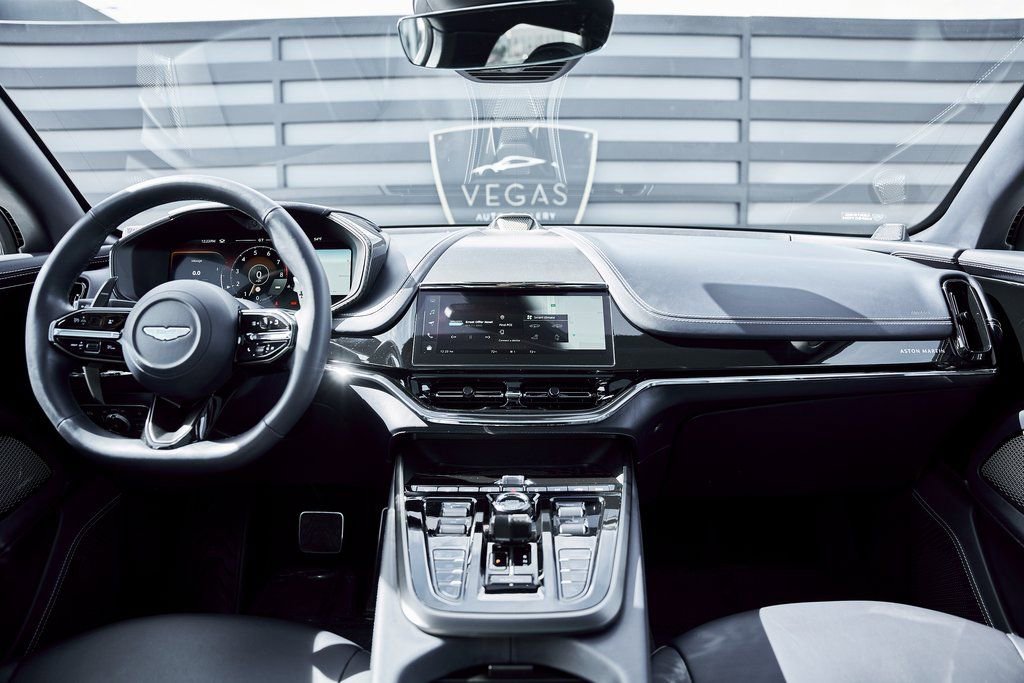 Used 2025 Aston Martin DBX 707 image 50
