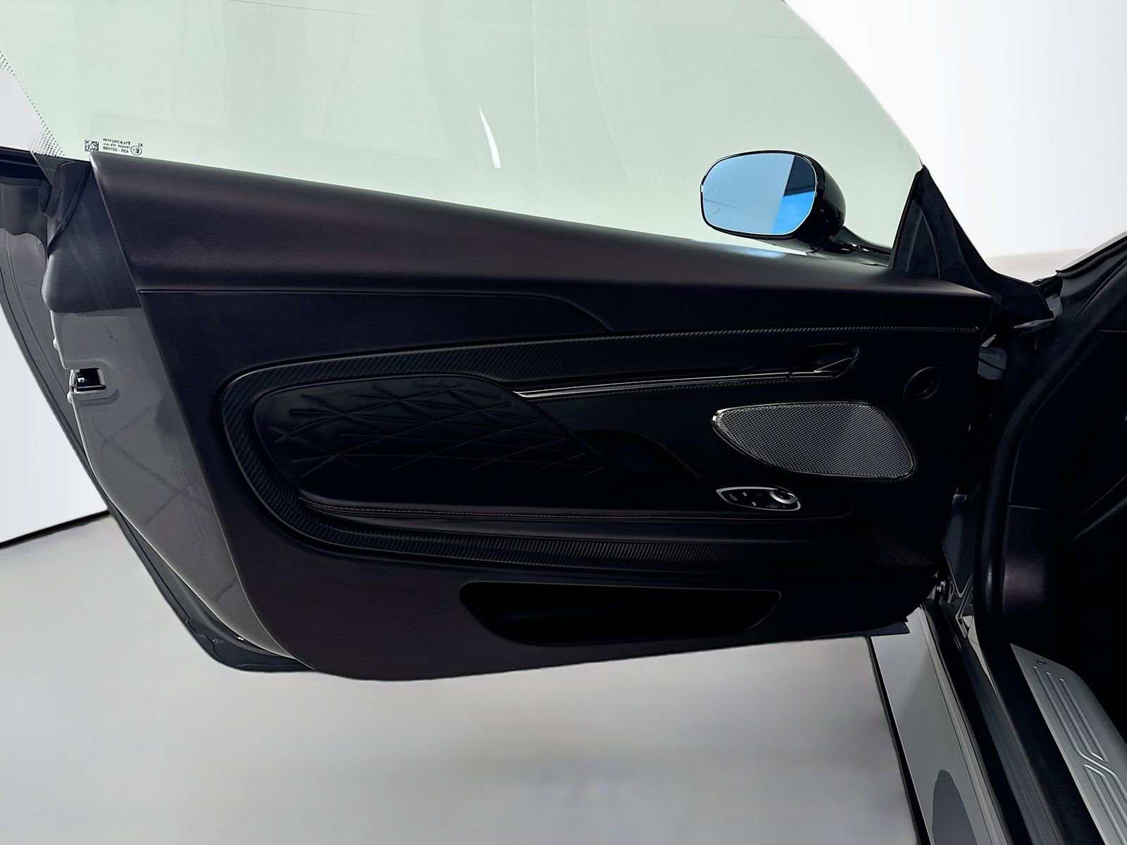 Used 2025 Aston Martin DB12 Coupe RWD image 15