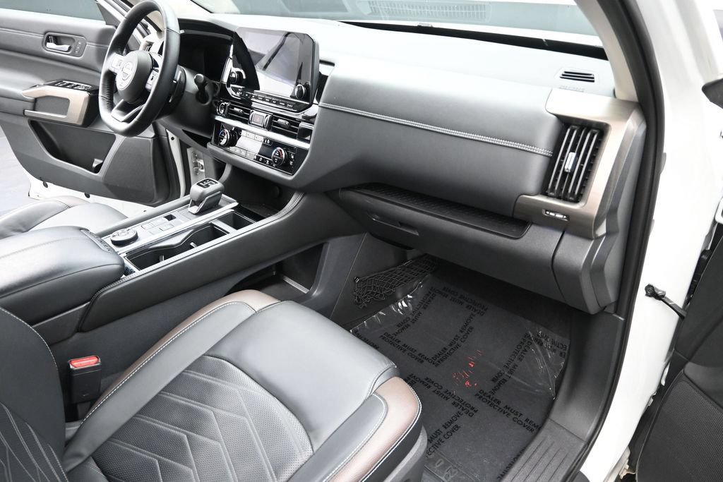 Used 2023 Nissan Pathfinder Platinum AWD/4WD image 18