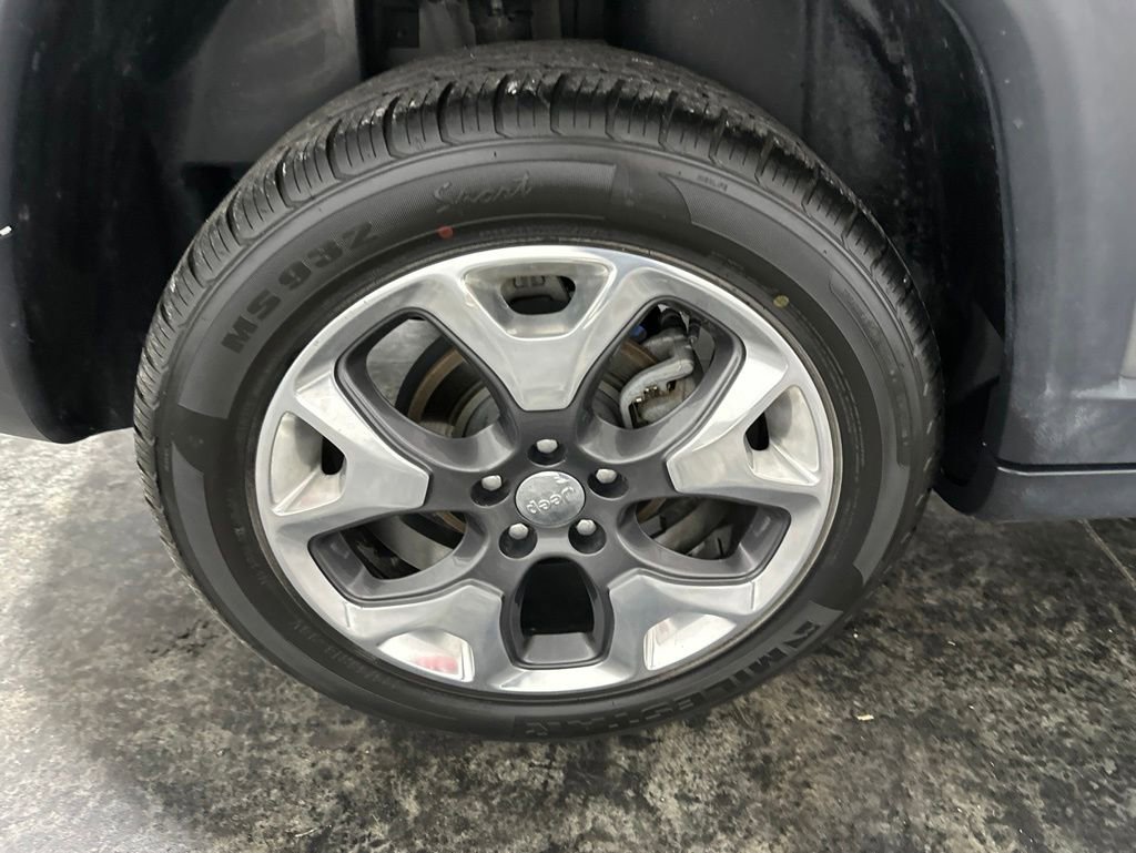 Used 2019 Jeep Compass Limited AWD/4WD image 4