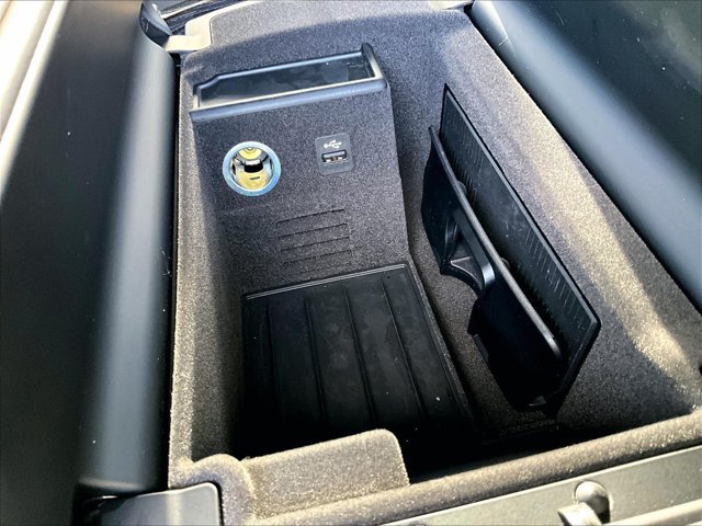 Used 2017 BMW 750i RWD image 26