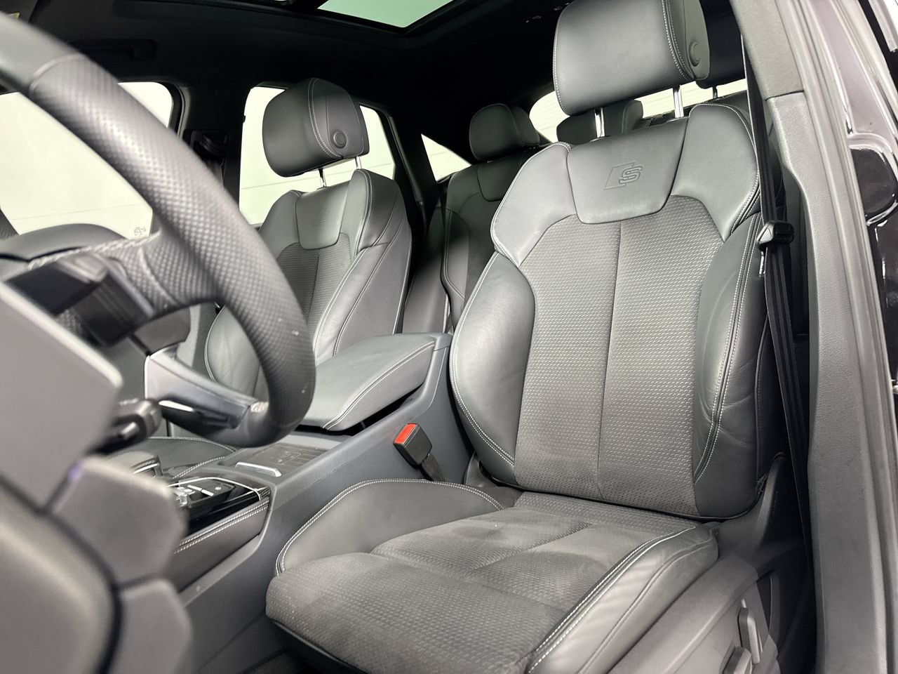 Used 2023 Audi SQ5 Prestige AWD/4WD image 26