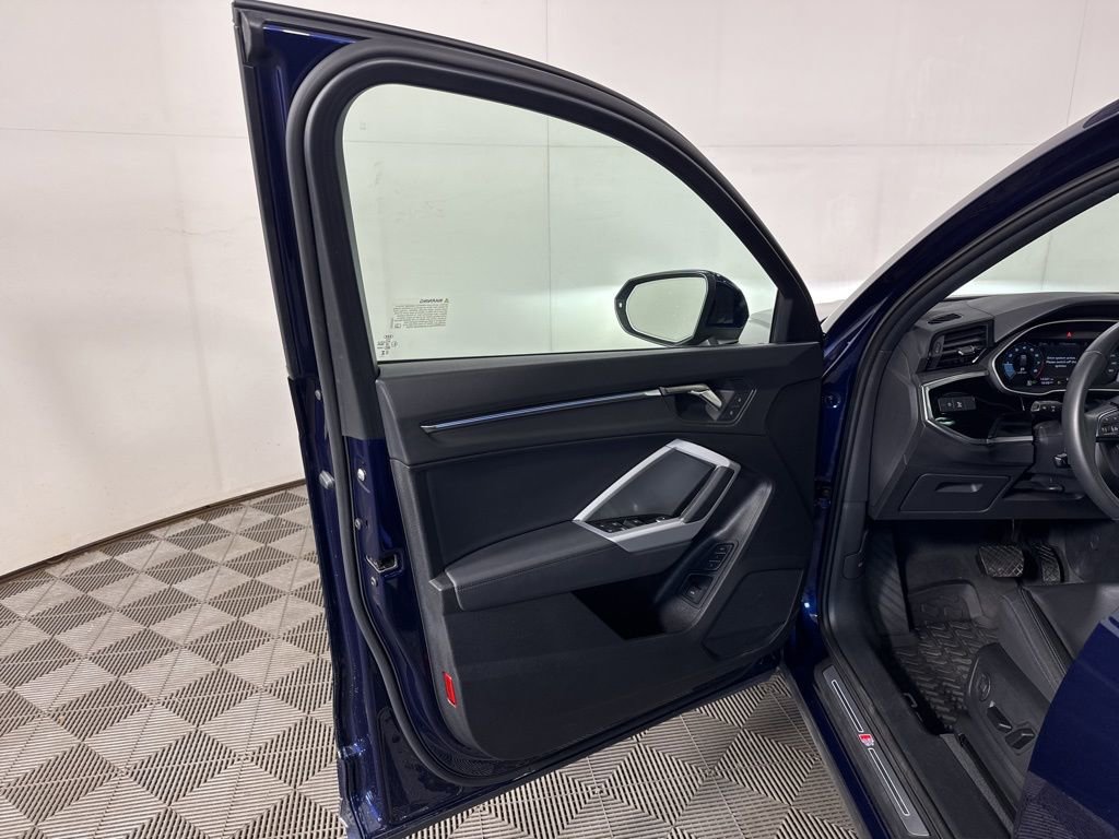 Used 2024 Audi Q3 2.0T Premium Plus w/ Premium Plus Package image 15