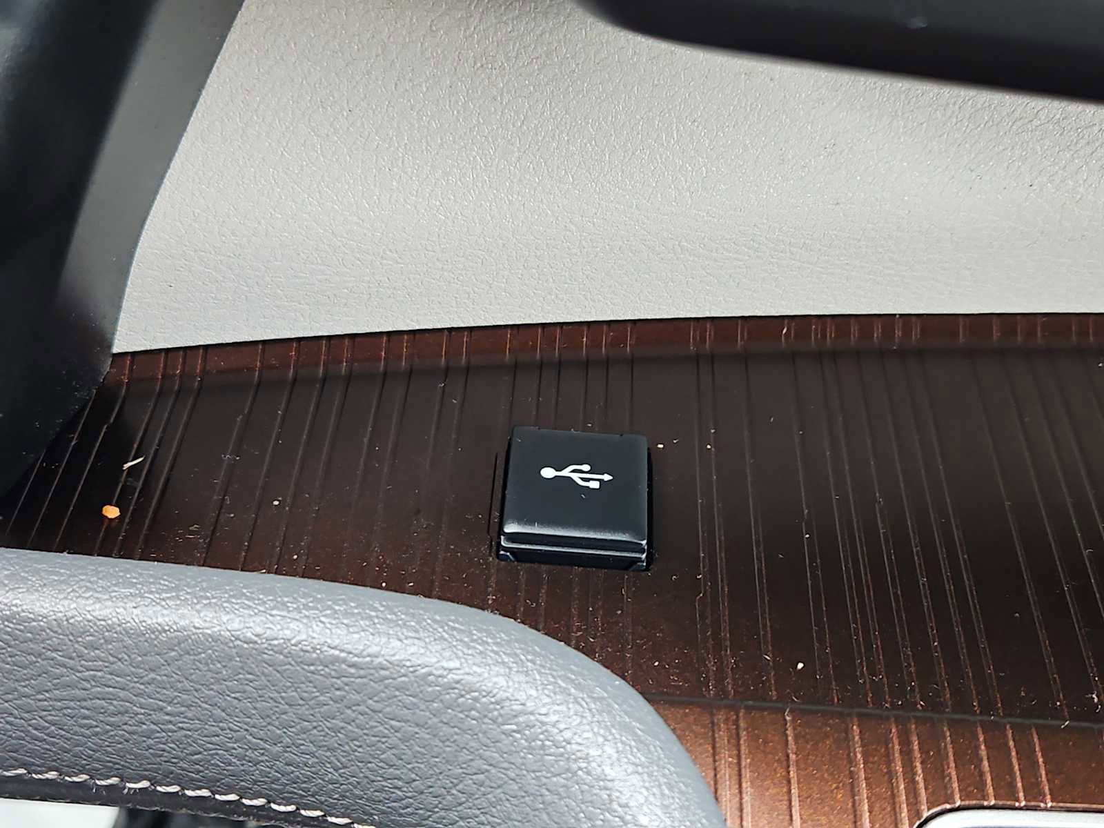 Used 2023 Toyota Sienna XLE w/ XLE Plus Package image 19