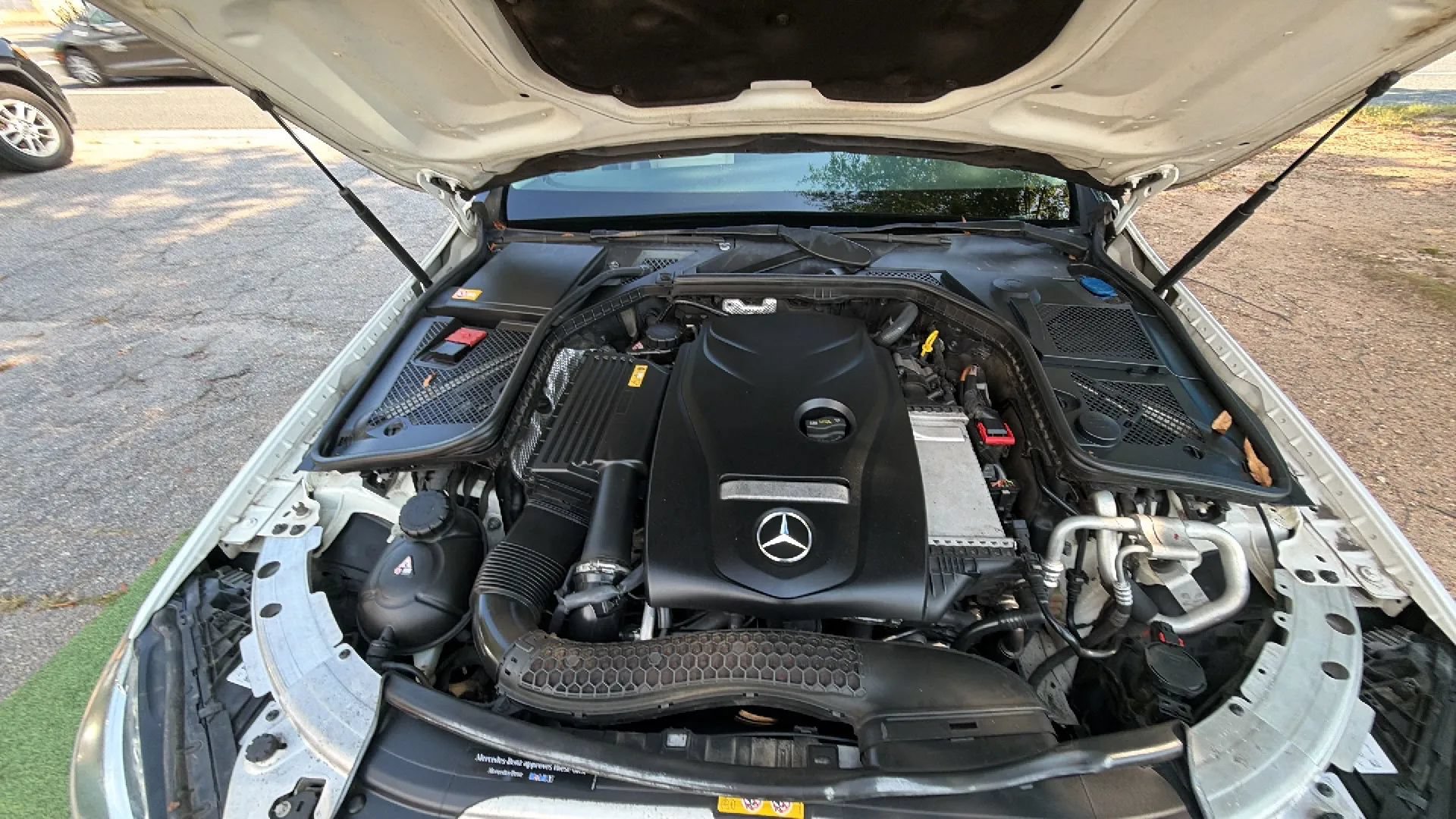 Used 2015 Mercedes-Benz C 300 4MATIC Sedan image 9