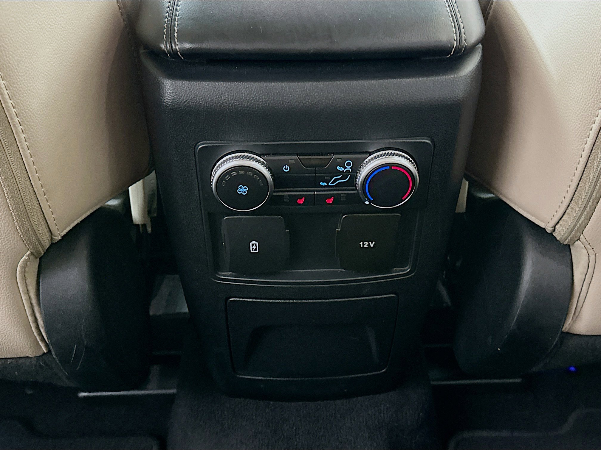 Used 2022 Ford Explorer Limited image 27