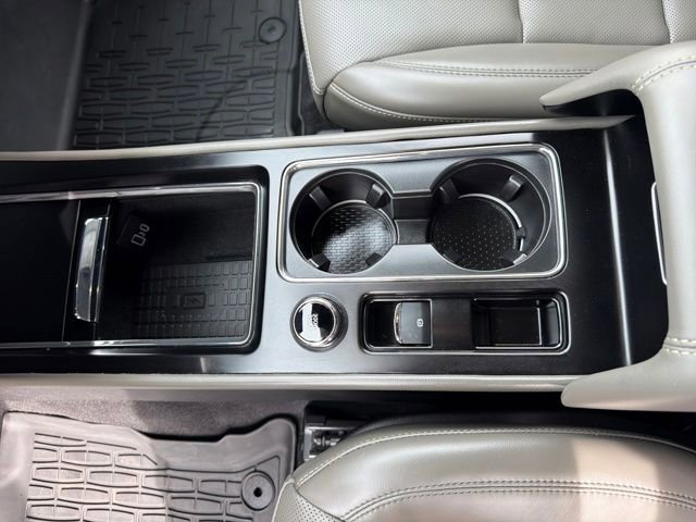 Used 2024 Lincoln Corsair AWD w/ Equipment Group 101A image 30