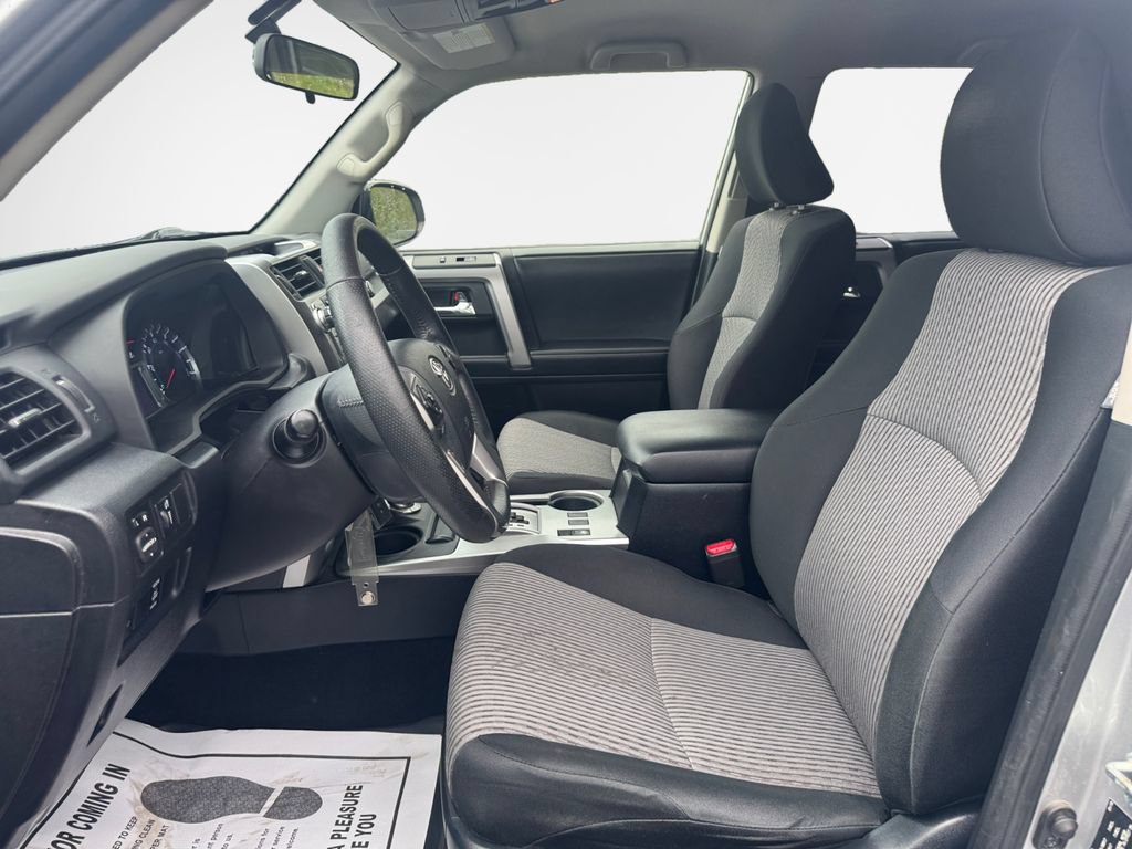 Used 2018 Toyota 4Runner SR5 AWD/4WD image 12