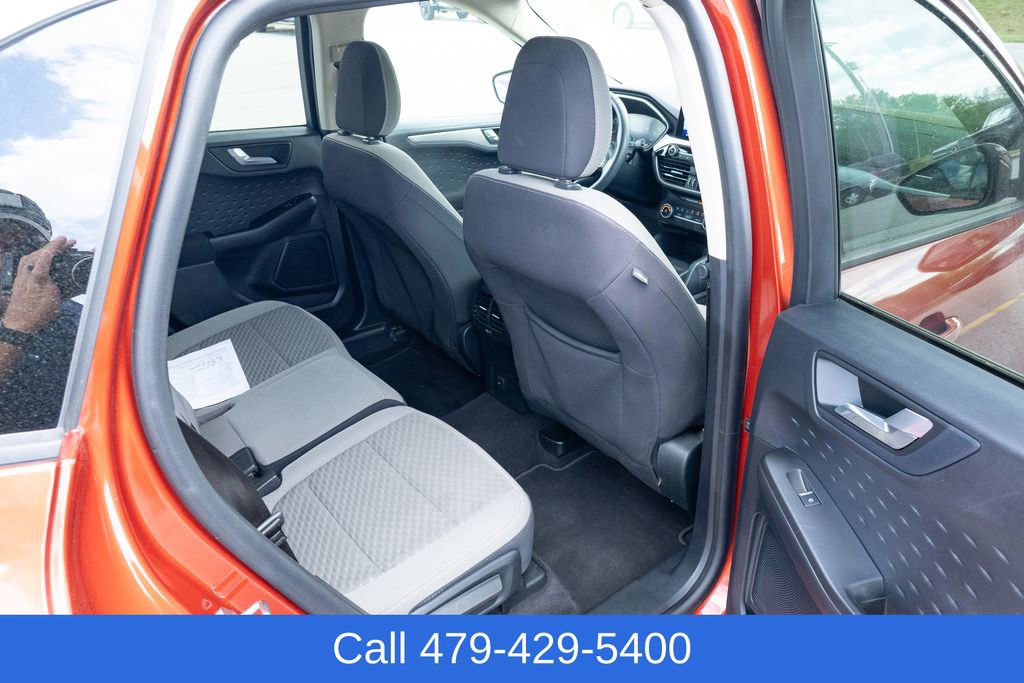 Used 2020 Ford Escape SE image 40