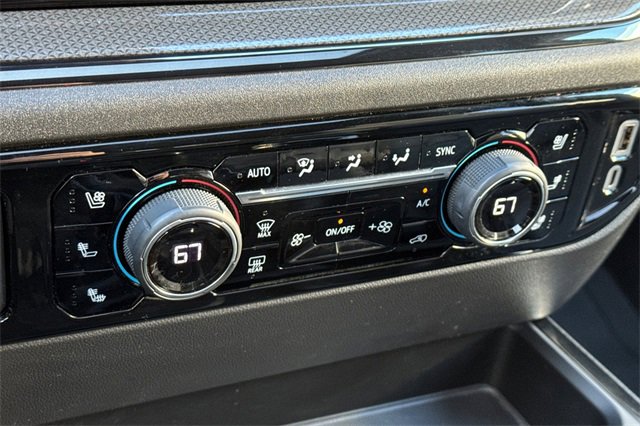 Used 2024 Chevrolet Silverado 1500 ZR2 w/ Technology Package image 28