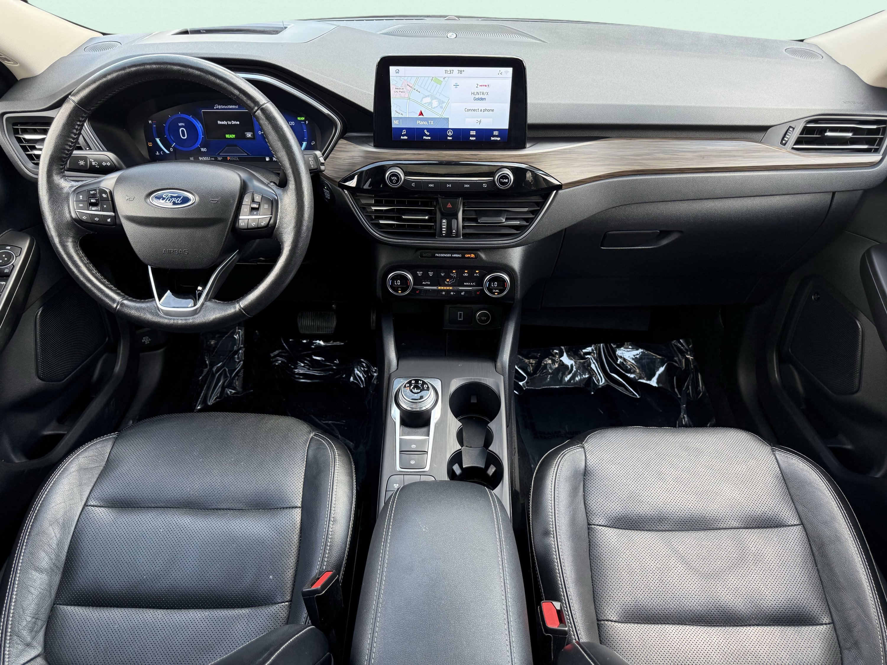 Used 2020 Ford Escape Titanium image 2