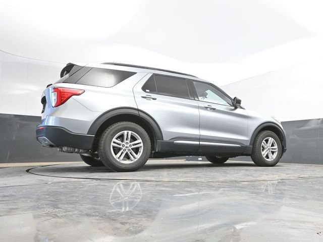 Used 2024 Ford Explorer XLT w/ Equipment Group 202A AWD/4WD image 44