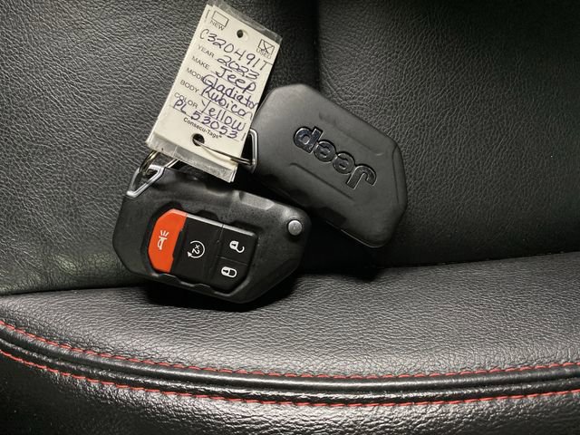 Used 2023 Jeep Gladiator Rubicon w/ Cold Weather Group AWD/4WD image 8