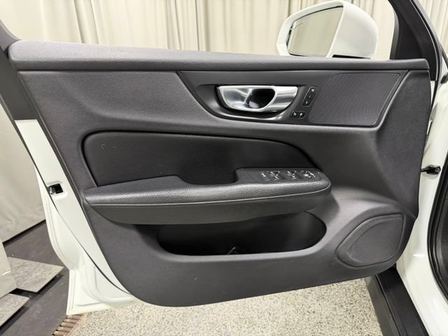 Used 2020 Volvo V60 T5 Cross Country w/ Protection Package Premier AWD/4WD image 21