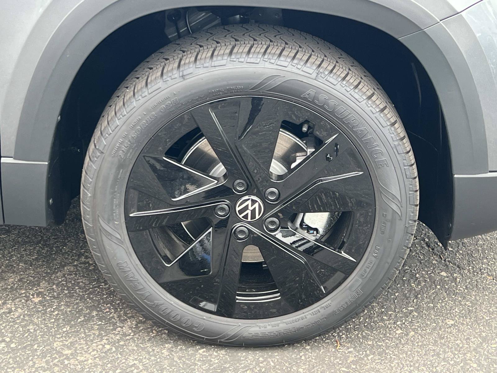 New 2026 Volkswagen Taos SE FWD image 29