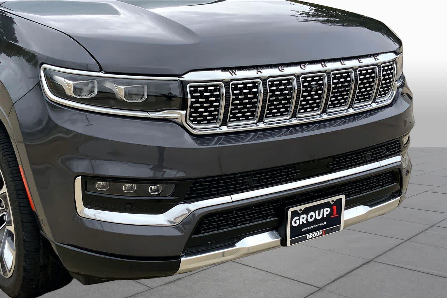 Used 2022 Jeep Grand Wagoneer Series III AWD/4WD image 29