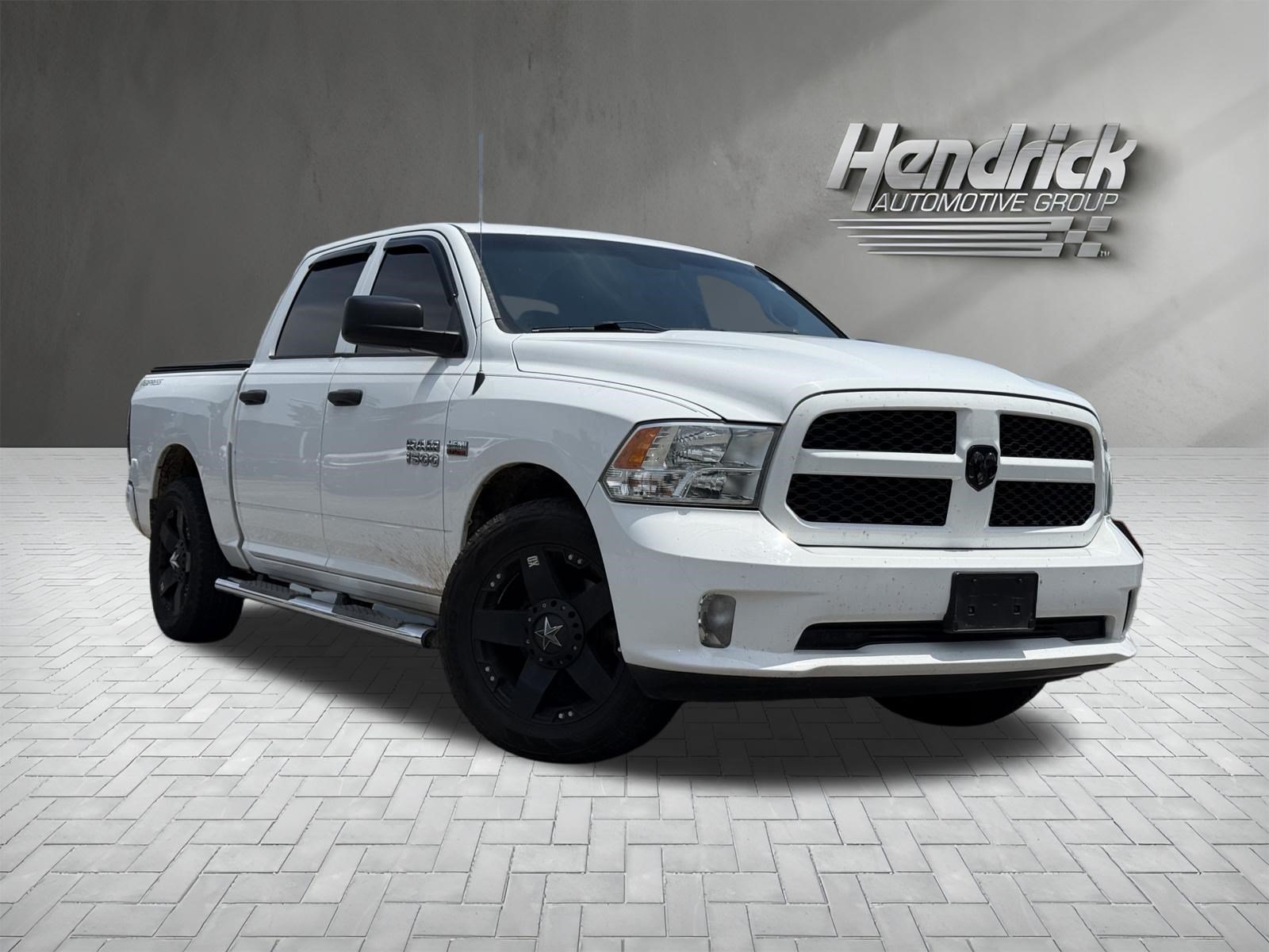 Used 2014 RAM 1500 Express RWD image 2
