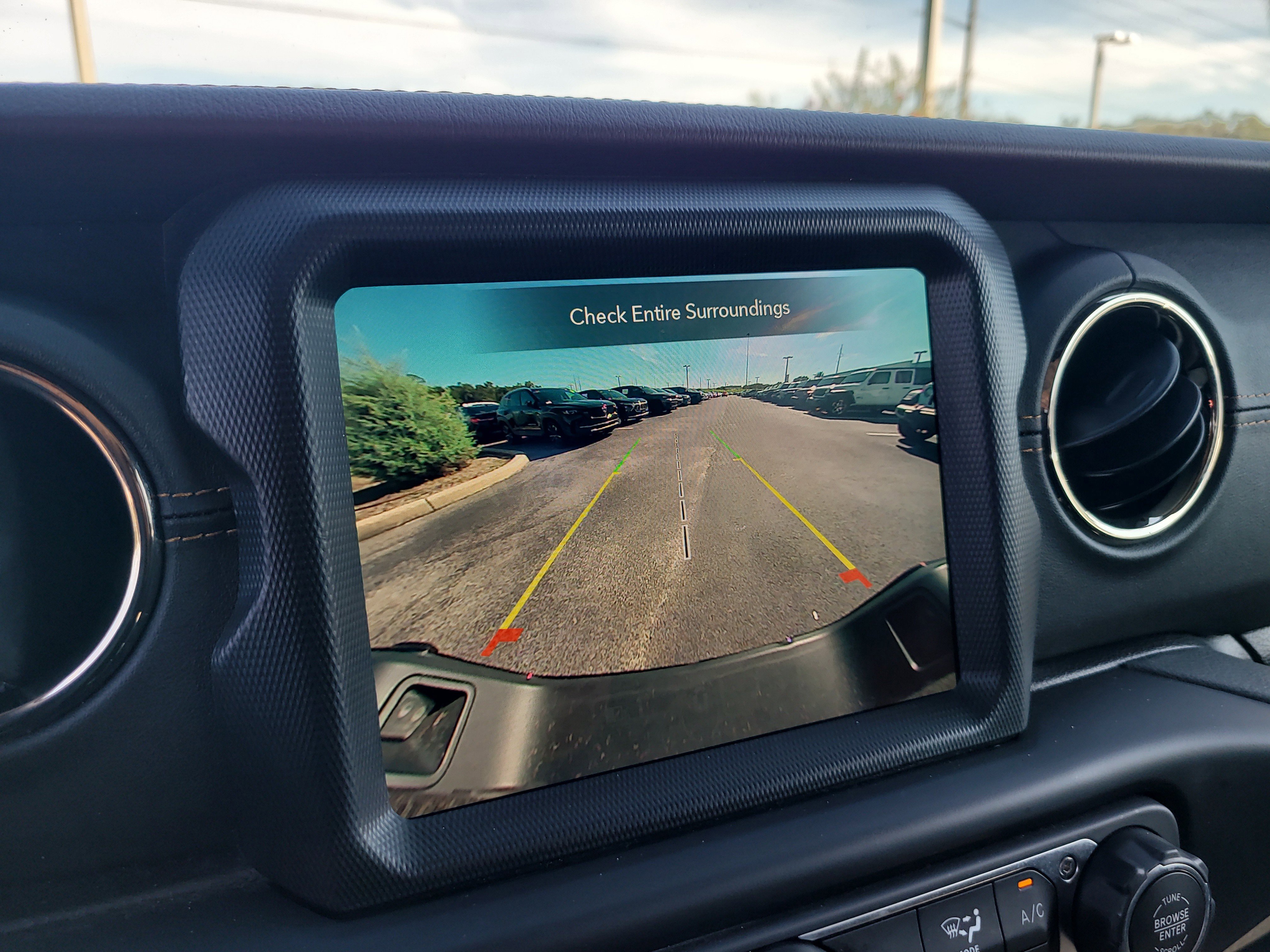 Used 2023 Jeep Gladiator Overland image 21