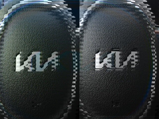 New 2025 Kia Sorento LX image 21