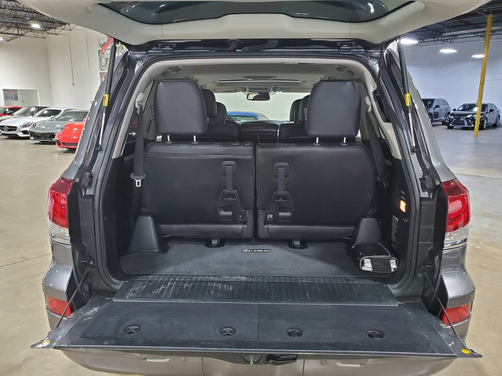 Used 2013 Lexus LX 570 4WD w/ Luxury Pkg image 45