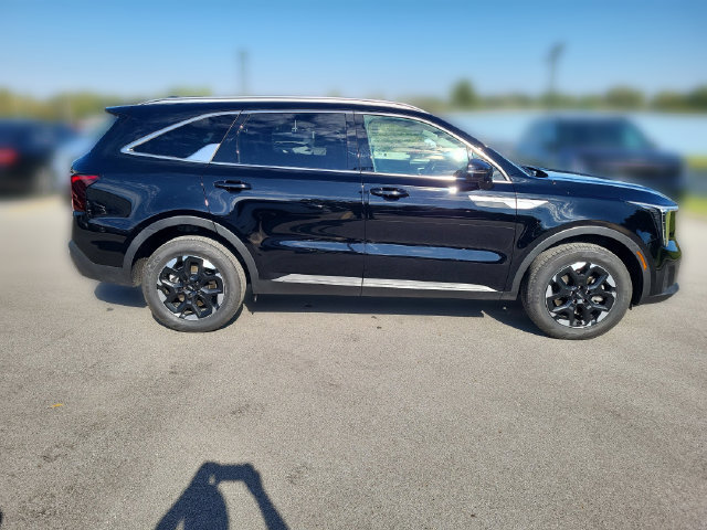 Certified 2024 Kia Sorento S w/ Panoramic Sunroof Package AWD/4WD image 8