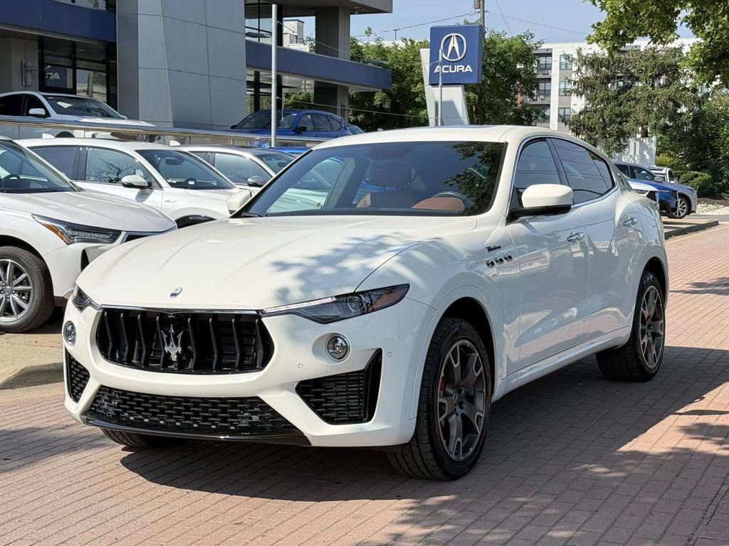 Used 2022 Maserati Levante Modena AWD/4WD image 3