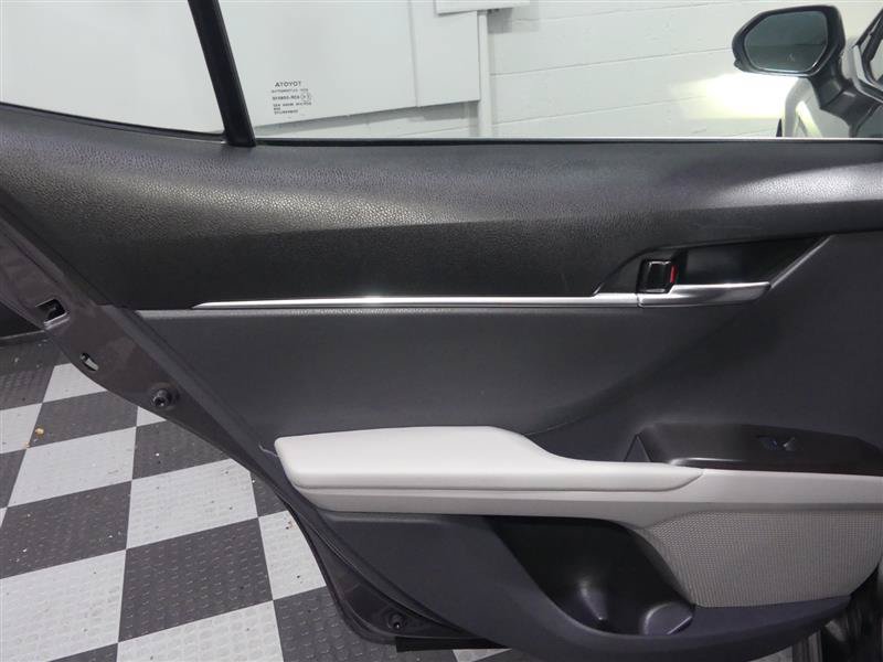 Used 2022 Toyota Camry SE w/ Cold Weather Package FWD image 25