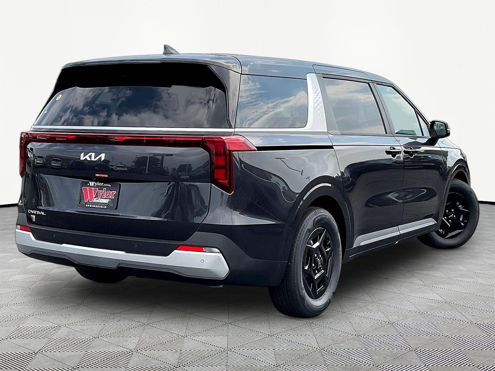 New 2027 Kia Carnival FWD image 7