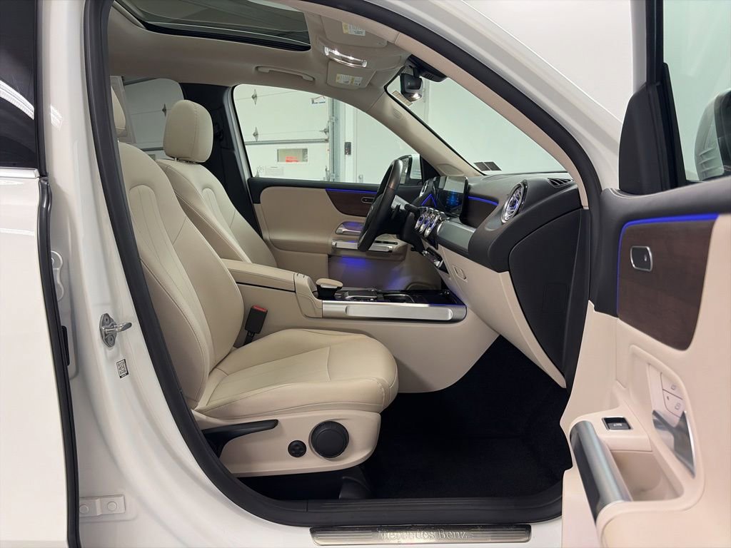 Certified 2022 Mercedes-Benz GLB 250 4MATIC image 16