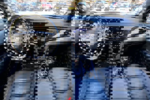 Used 2025 Cadillac XT6 Premium Luxury image 15