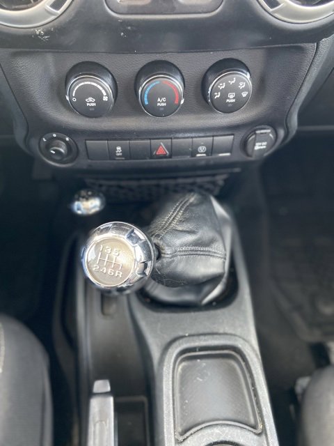 Used 2018 Jeep Wrangler Rubicon w/ Power Convenience Group image 19