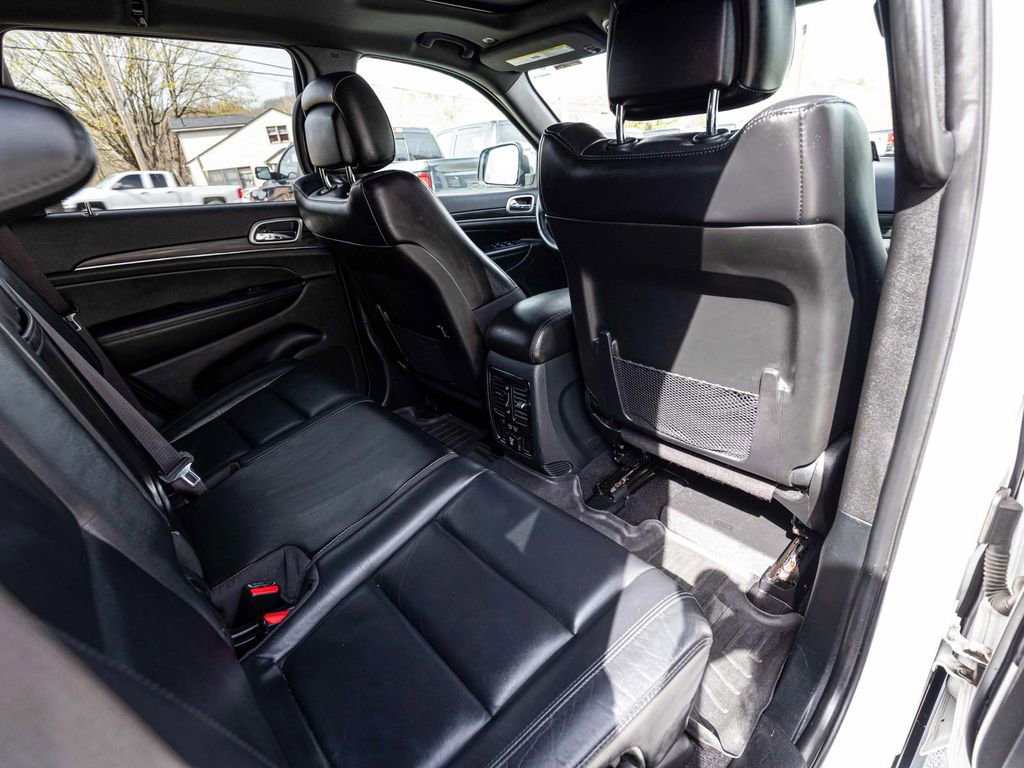 Used 2019 Jeep Grand Cherokee Limited AWD/4WD image 30
