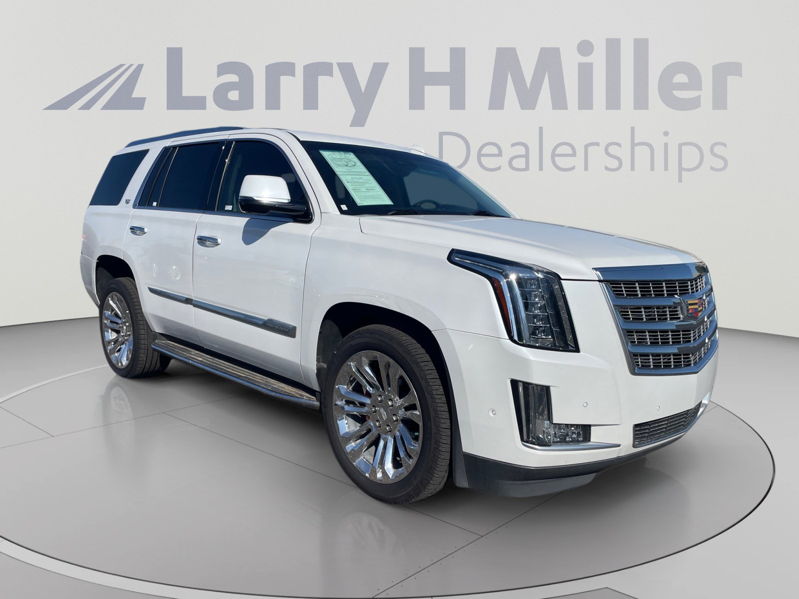 Used 2020 Cadillac Escalade Luxury w/ LPO, Radiant Package AWD/4WD image 7