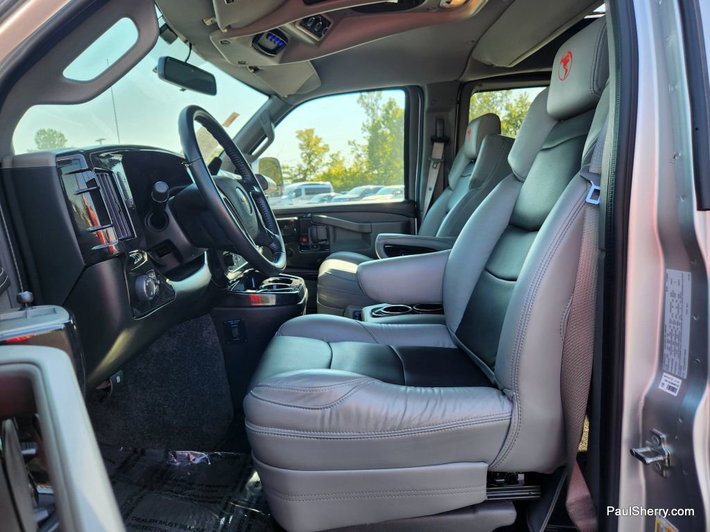 Used 2023 Chevrolet Express 2500 Extended image 28