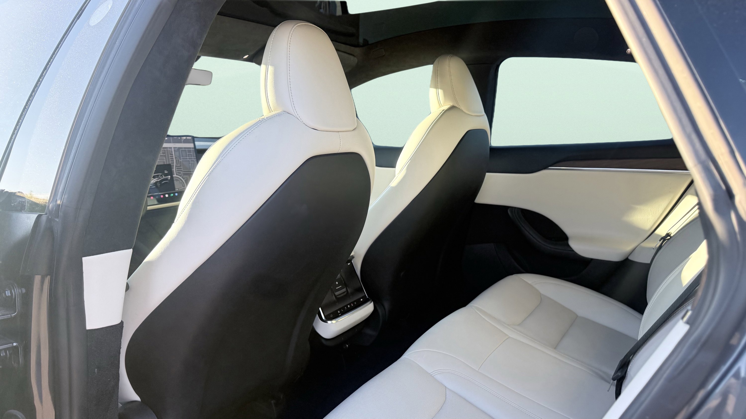 Used 2023 Tesla Model S image 32