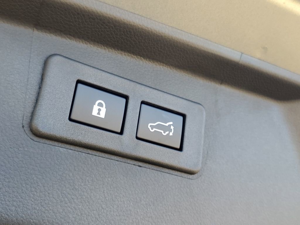 Used 2025 Subaru Outback Touring XT image 32