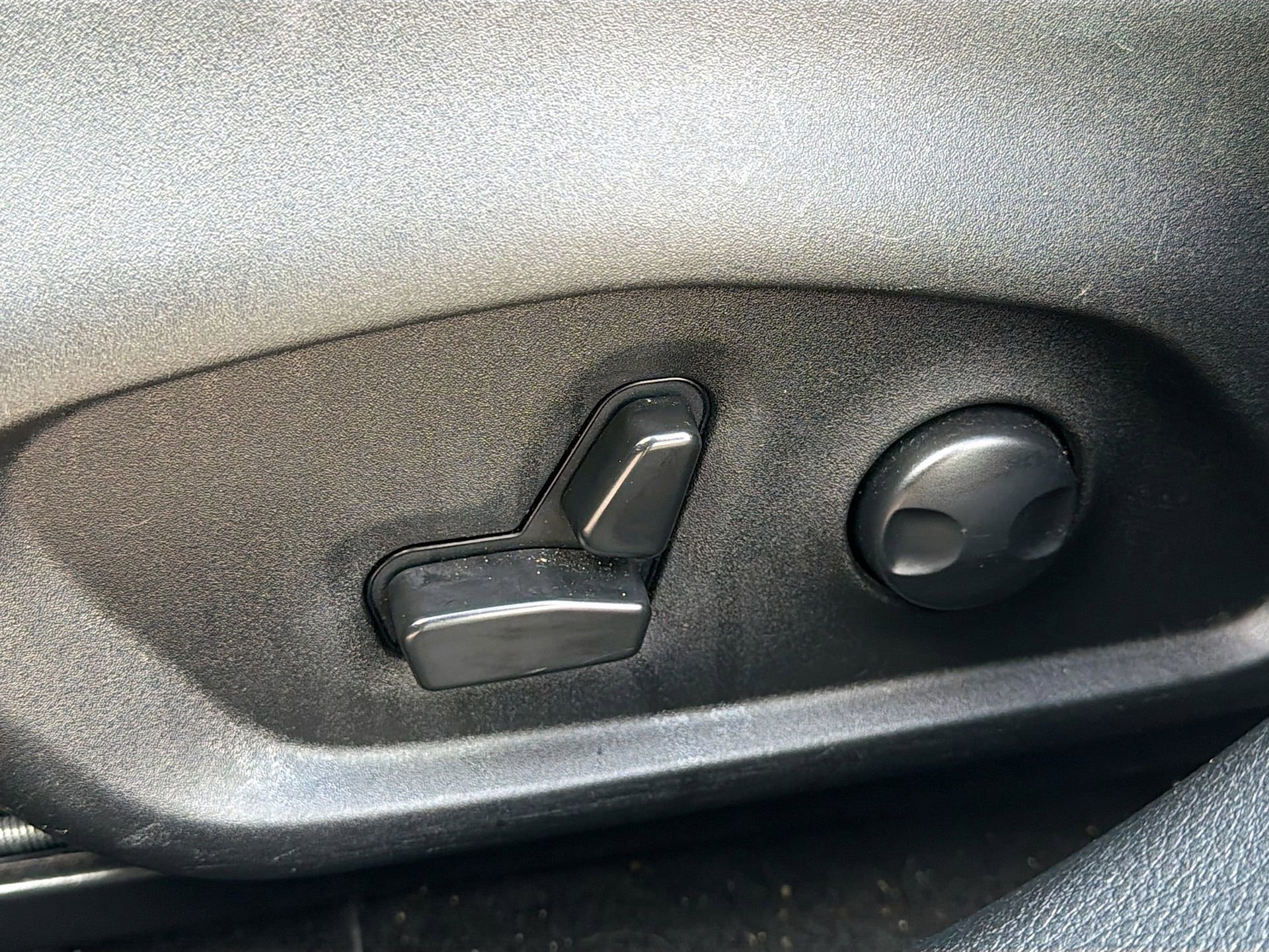 Used 2023 Jeep Compass Latitude image 24