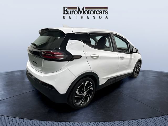 Used 2023 Chevrolet Bolt LT w/ Infotainment Package FWD image 5