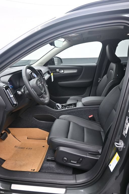 New 2026 Volvo XC40 B5 Plus w/ Climate Package AWD/4WD image 11