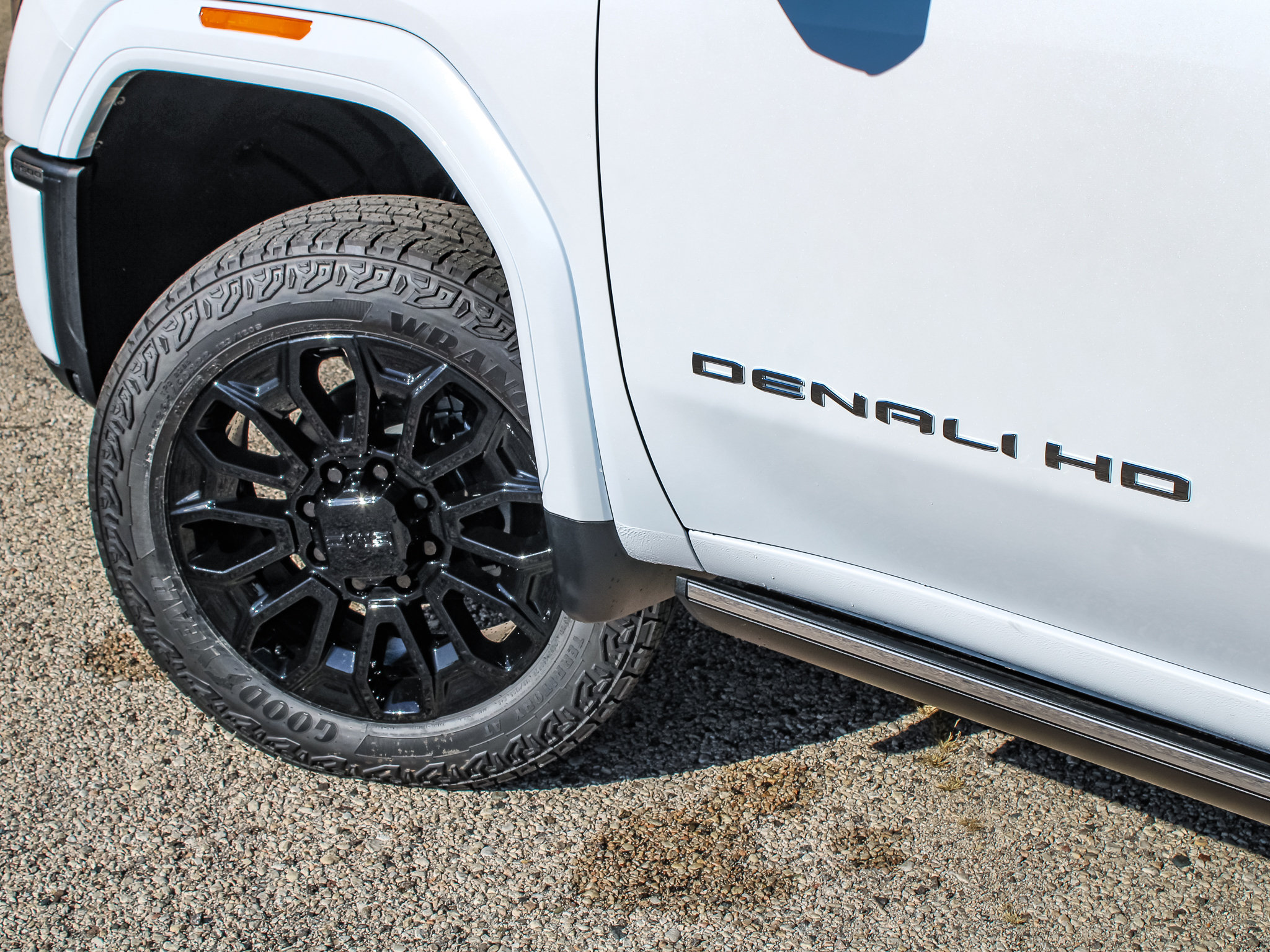 New 2026 GMC Sierra 2500 Denali Ultimate AWD/4WD image 14