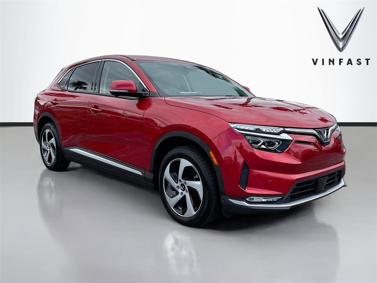 New 2025 VinFast VF 8 Eco